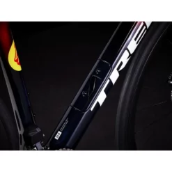 Bicicletta Trek Domane SLR 6 Gen 4 - Metallic Red Smoke To Blue Smoke Fade 2023 -Vendite BICICLETTE bicicletta trek domane slr 6 gen 4 metallic red smoke to blue smoke fade 2023 2