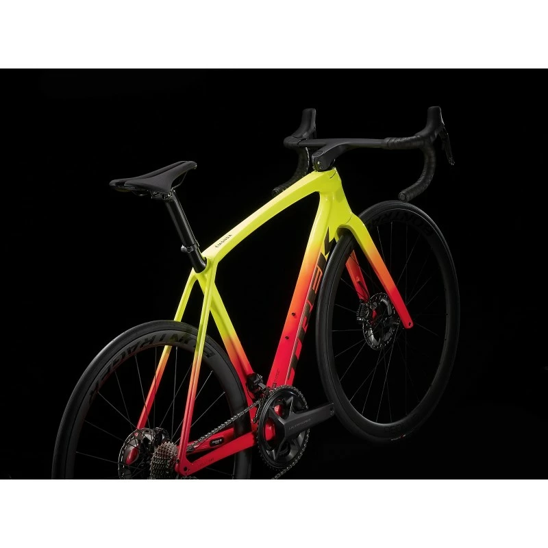 Bicicletta Trek Emonda SLR 7 - Radioactive Coral To Yellow Fade 2022/23 4 Bicicletta Trek Emonda SLR 7 - Radioactive Coral To Yellow Fade 2022/23 - immagine 2