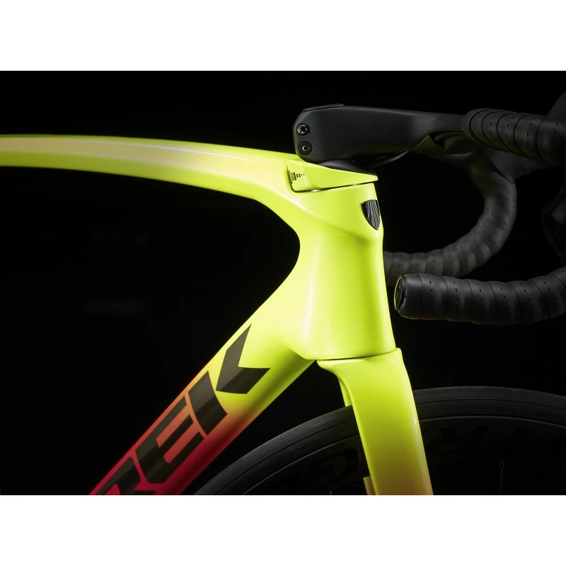 Bicicletta Trek Emonda SLR 7 - Radioactive Coral To Yellow Fade 2022/23 6 Bicicletta Trek Emonda SLR 7 - Radioactive Coral To Yellow Fade 2022/23 - immagine 4