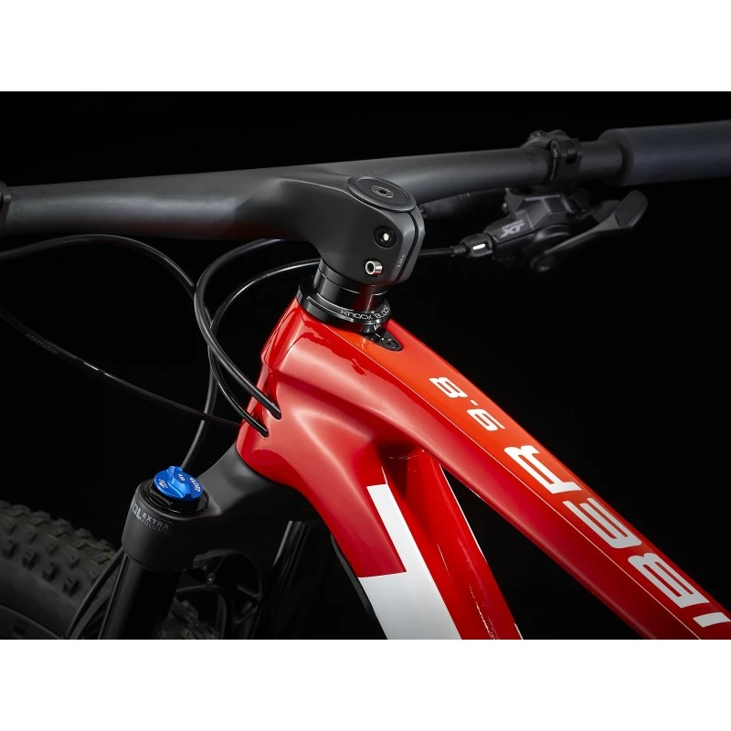 Bicicletta Trek Procaliber 9.8 29" - Radioactive Red To Cobra Blood Fade 2022/23 7 Bicicletta Trek Procaliber 9.8 29" - Radioactive Red To Cobra Blood Fade 2022/23 - immagine 5